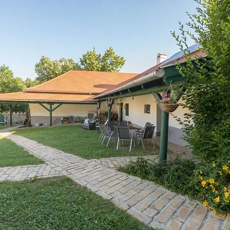 Doebroegi Wellness Vendeghaz 3*